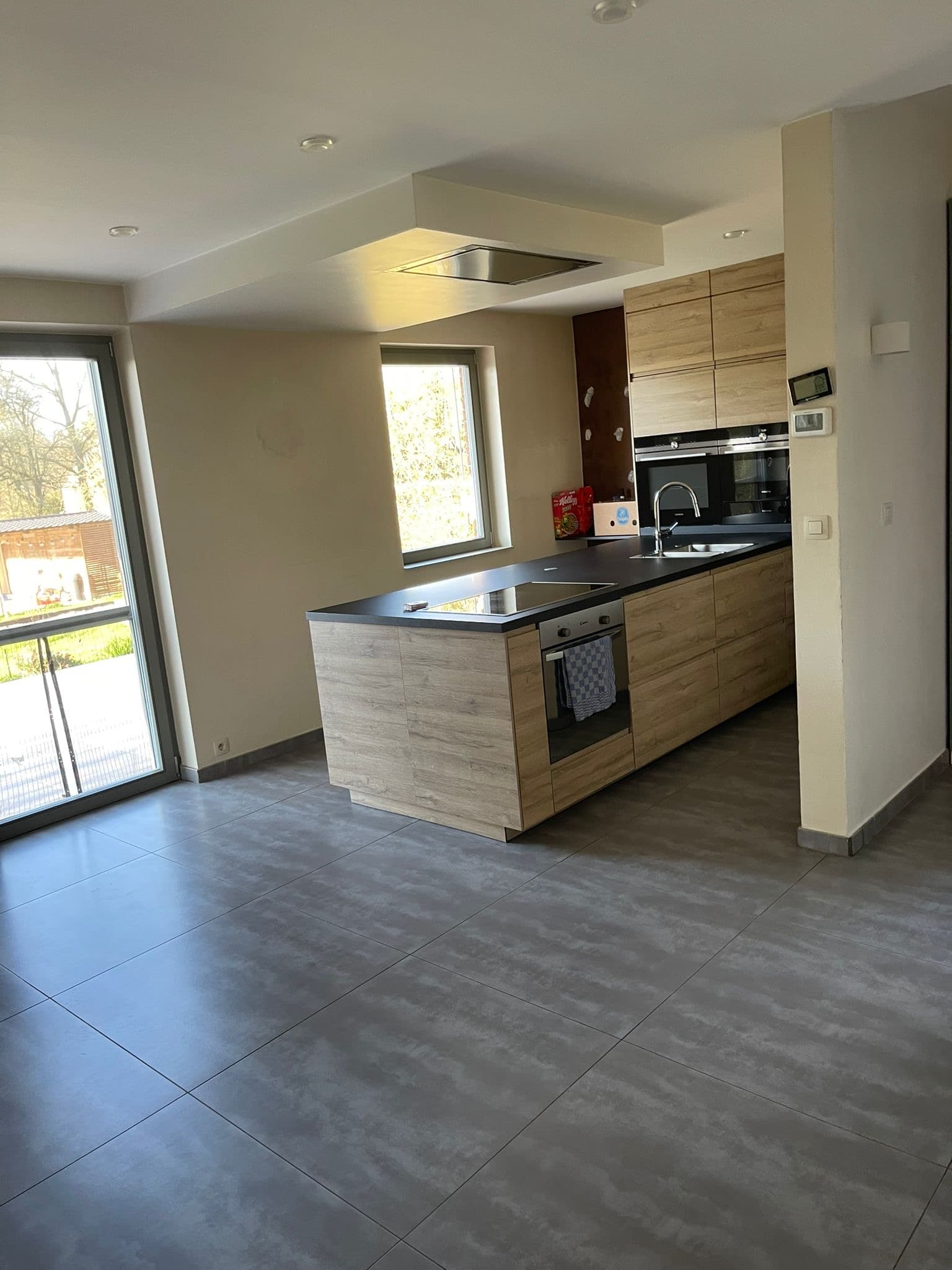 Cozinha após limpeza residencial