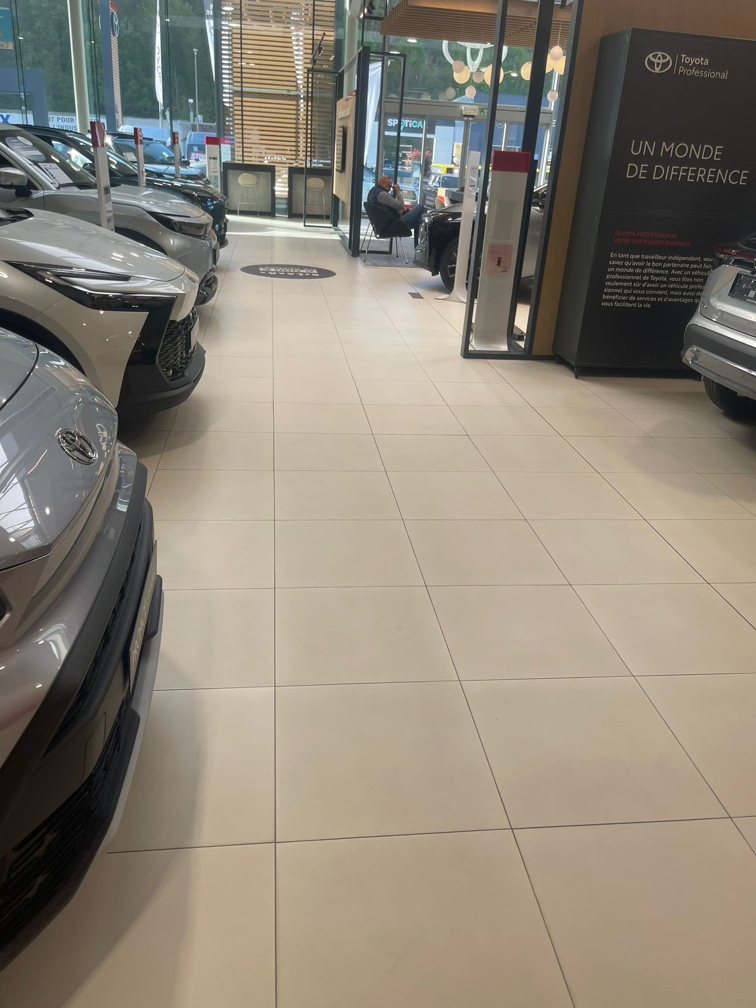 Limpeza de showroom Toyota
